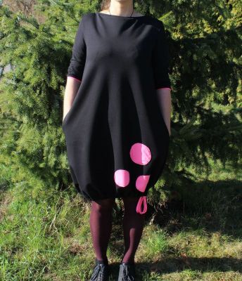 Dámské BALONOVÉ šaty - černé + růžové puntíky vyrobeno v ČR