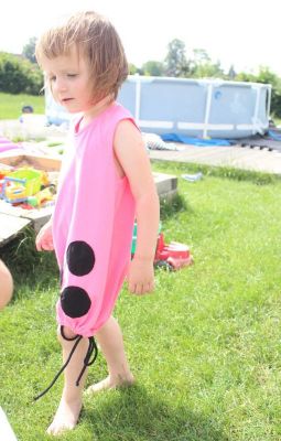  Šaty balonové - fluo růžová s černými puntíky | 104, 116, 122, 128